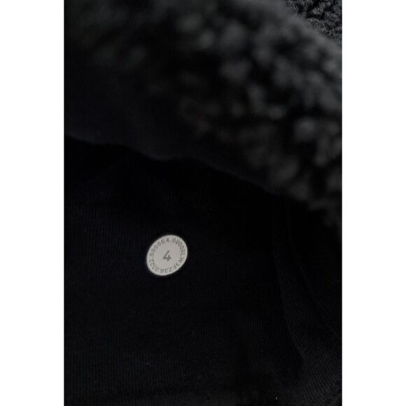 Lululemon Women Size 4 Black Teddy Fleece Embroidered Cropped sweater - Picture 5 of 8